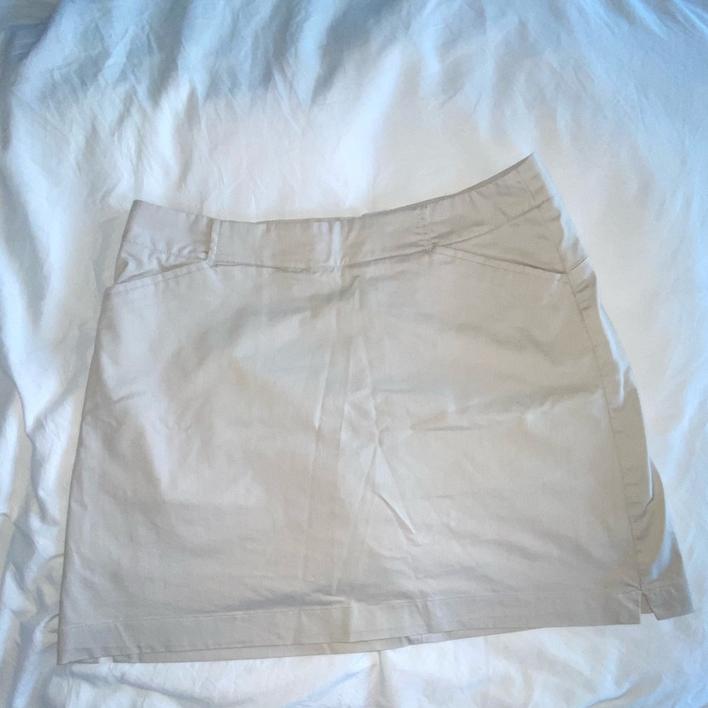 LIKE NEW NIKE GOLF SKIRT
